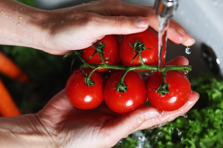 Read This Before Washing Your Vegetables