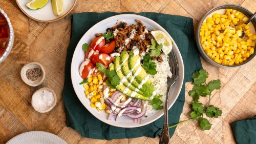The Ground Beef Taco Bowl Recipe That's Worth Trying
