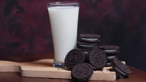 Science Has An Answer For How Long To Dip An Oreo
