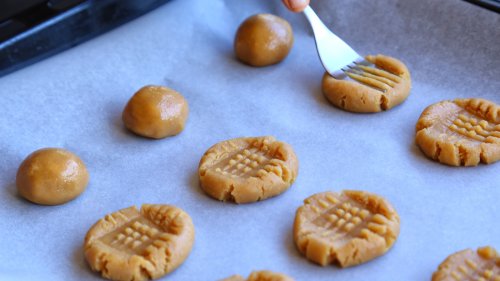 The Only Type Of Peanut Butter You Should Use For Cookies