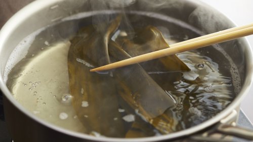 The Unexpected Dried Ingredient To Help Thicken Sauces