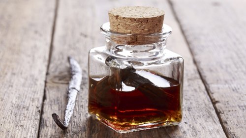 Utilize Your Instant Pot For Quicker Homemade Vanilla Extract