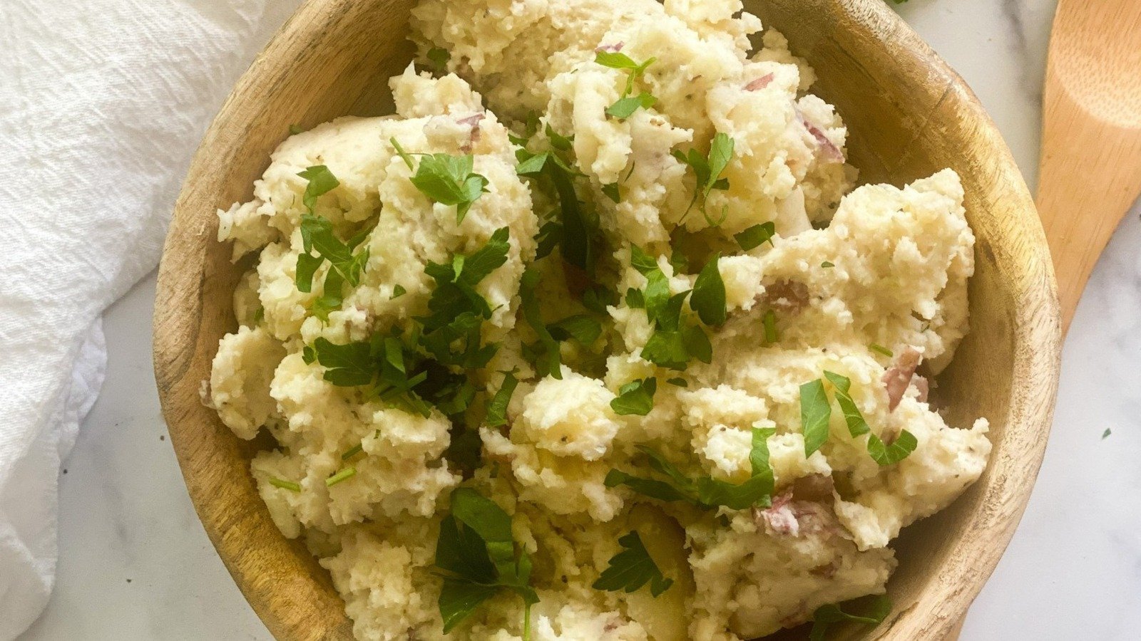 Creamy Garlic Mashed Red Potatoes Are Perfect For Thanksgiving