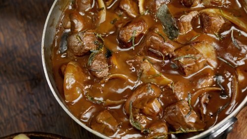 The Best Type Of Red Wine To Use For Mushroom Sauce, According To A Chef
