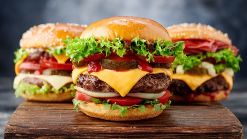 What Makes Restaurant Burgers Taste Different From Homemade Burgers?