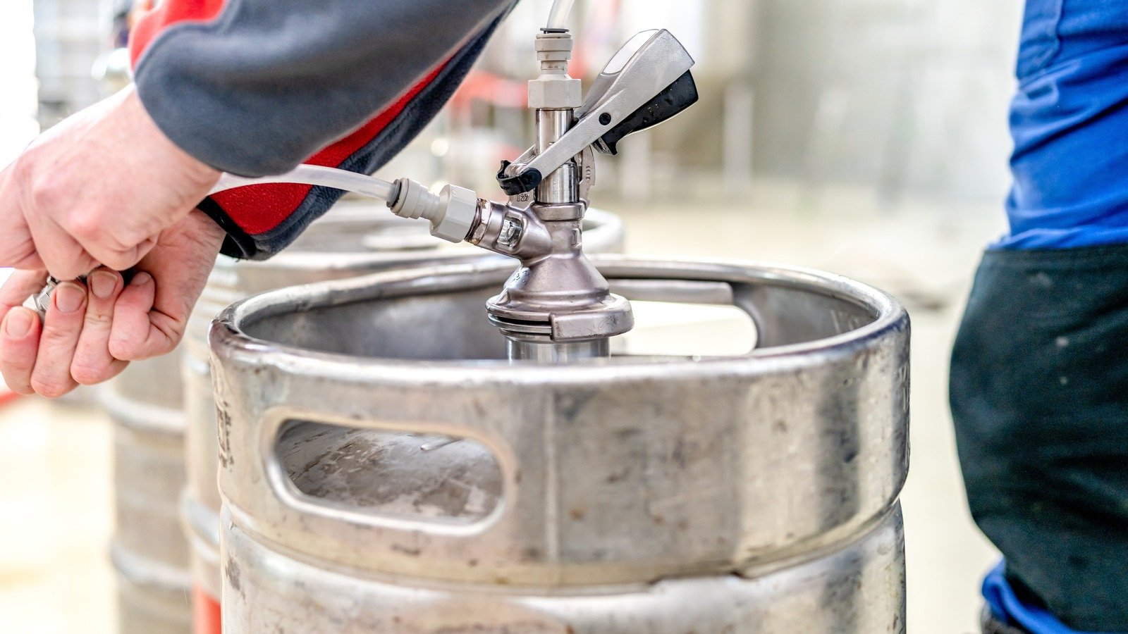 This Is How Much Beer Is Really In A Keg