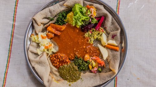 Ethiopian Beyaynetu Is A Must-Try For Those Who Like Variety In One Dish