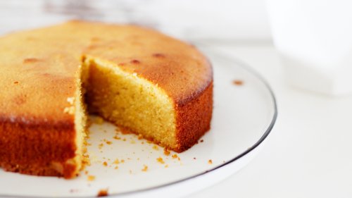 What Polenta Does For Cakes — And Why You Should Give It A Try