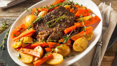 13 Biggest Mistakes Everyone Makes With Pot Roast