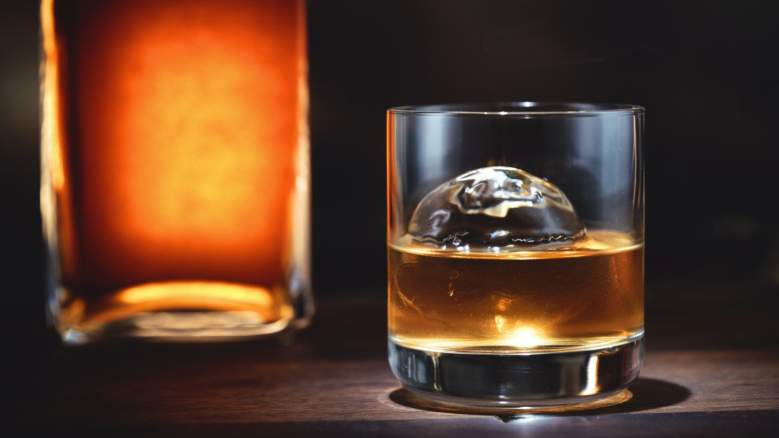 Berries Easily Transform Bourbon Into A Sweet, Summery Drink