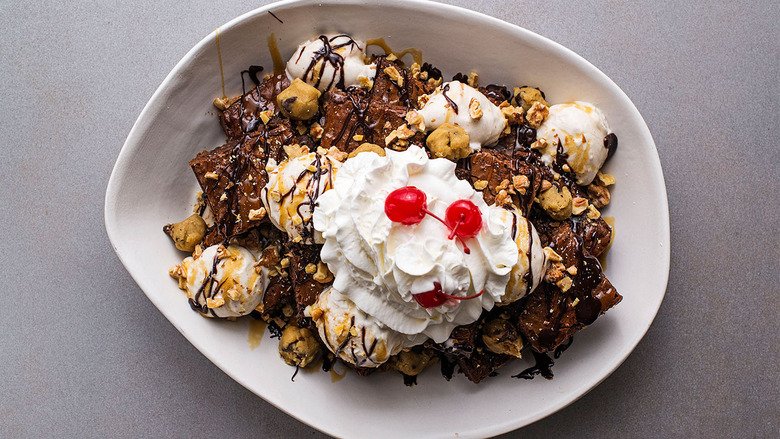 Fully Loaded Brownie Sundae Will Soothe Your Sweet Tooth