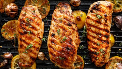 A Chef Explains Why Grilled Chicken Taste Better At A Restaurant Than At Home