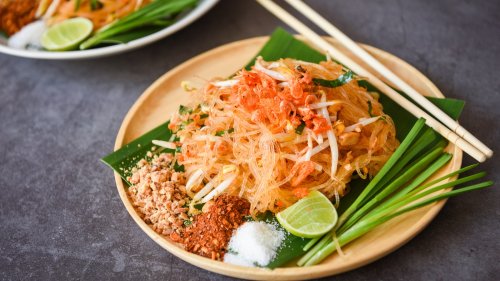 The Chinese Origins Of Thai Stir Fry - Tasting Table