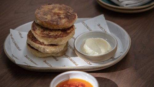 The NYC Restaurant Known For Its Free Bread With A Secret Menu Accoutrement
