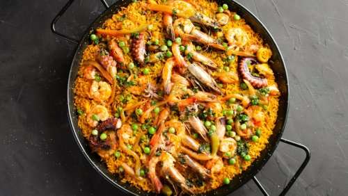 The Stirring Tip For Perfectly Crispy Paella