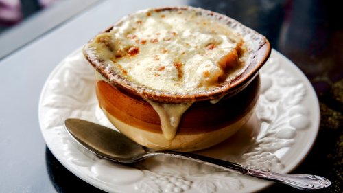 The Best Type Of Pot To Use For French Onion Soup
