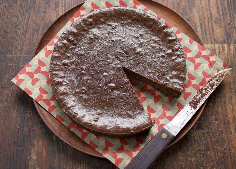 You Need Only 5 Ingredients to Make This Yummy Chocolate Torte