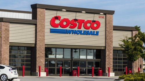 Costco's New Glass Water Bottles Are Free, So Why Aren't Shoppers Rushing To Get One?