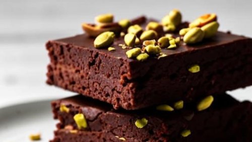The Easiest Way To Give Store-Bought Brownie Mix A Dubai Chocolate-Inspired Upgrade