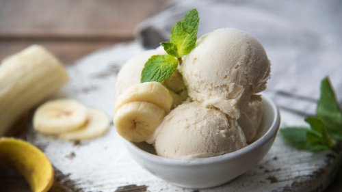 Why You Should Always Add Egg Yolks To Homemade Ice Cream