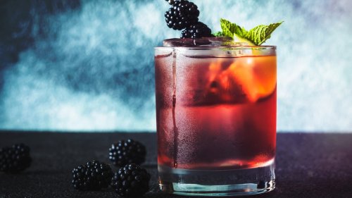 Give Your Jack Daniel's Whiskey A Burst Of Fruity Flavor With Blackberries