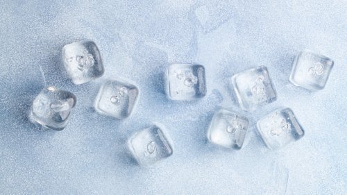 Here's How Often You Should Dump The Ice Sitting In Your Freezer