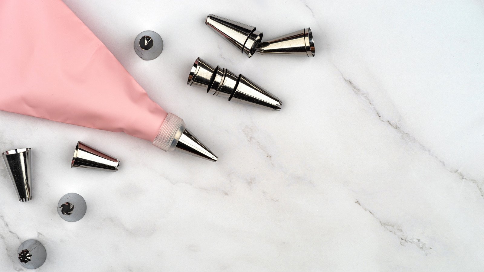 The Clever Instant Pudding Hack Bakers Love For A Quick Cake Frosting