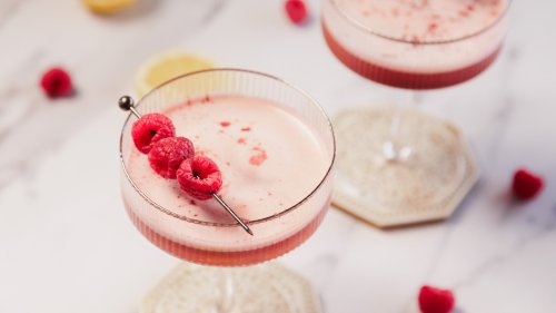 Elevate Your Cocktail Game With Our Raspberry Scotch Sour Recipe