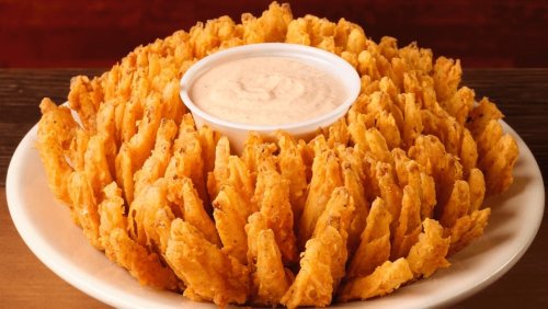 The Unique Sauce That Comes With Texas Roadhouse's Cactus Blossom
