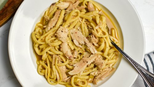 Amish-Style Chicken And Noodles Recipe