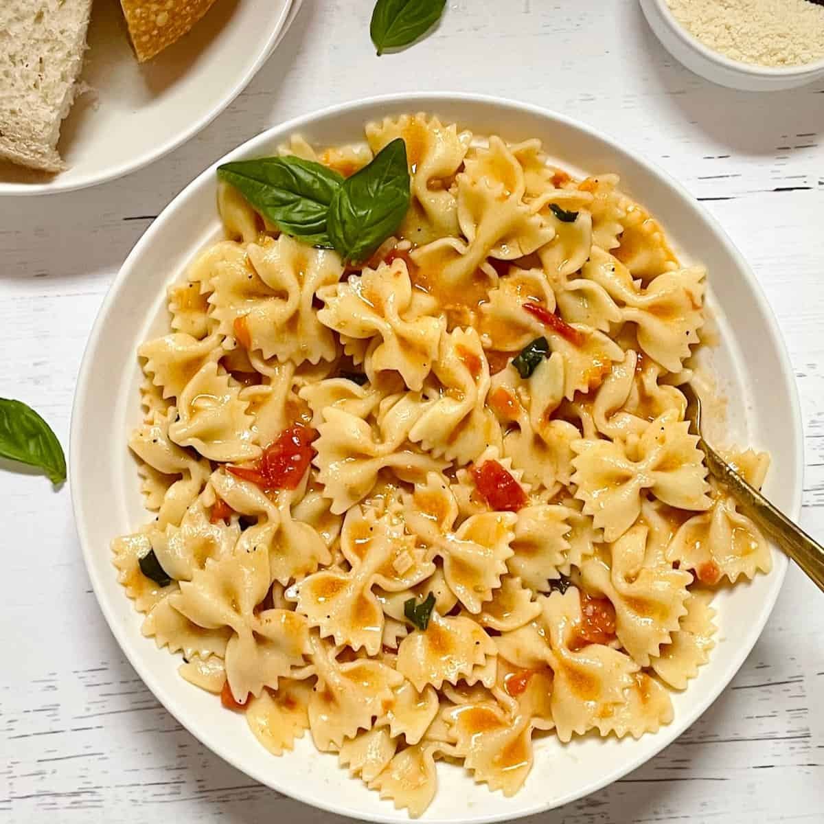 Instant Pot One Pot Pasta - Tomato and Parmesan Pasta