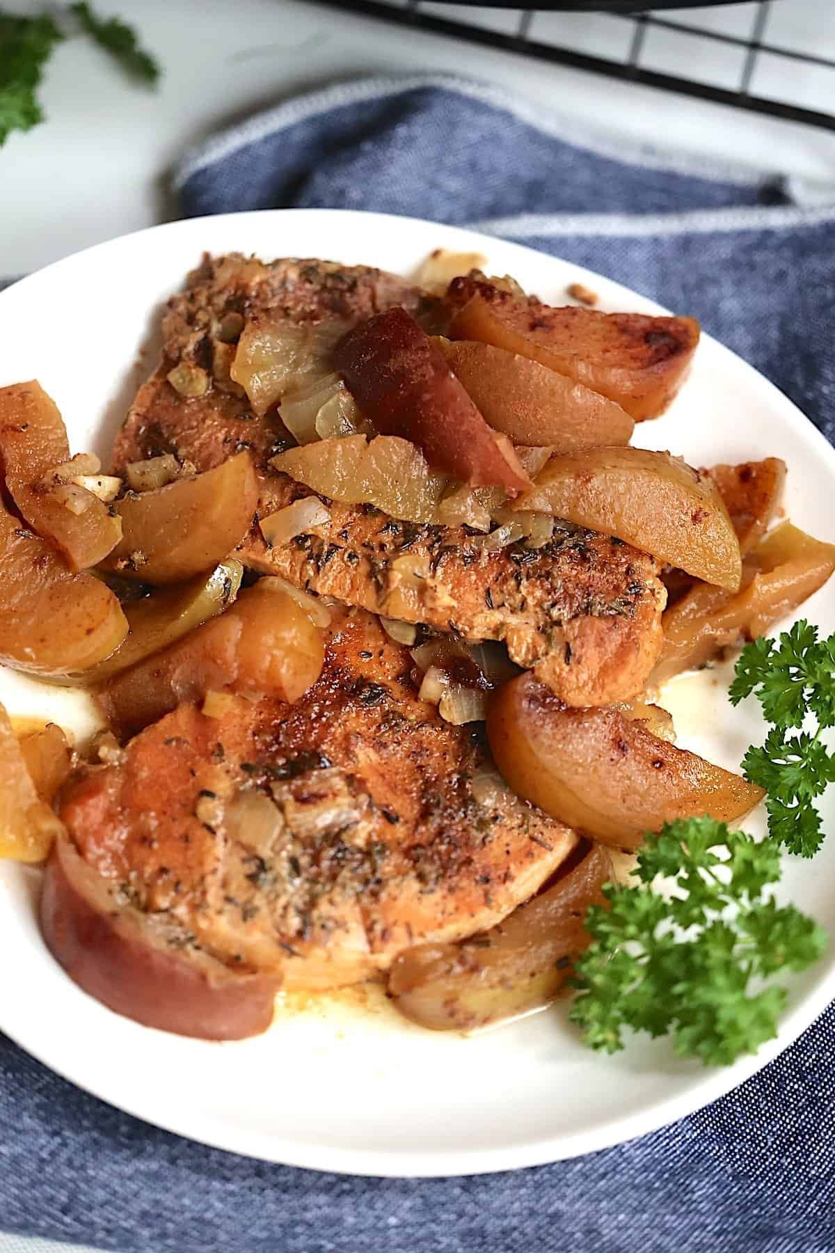 Easy Slow Cooker Pork Chops and Apples Recipe