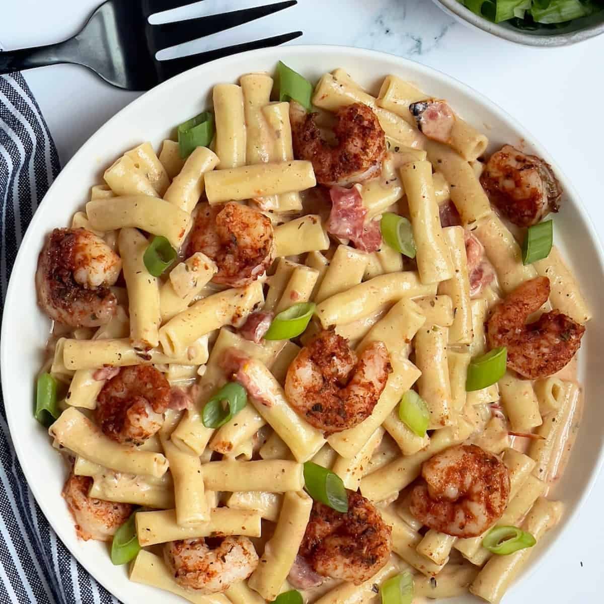 Instant Pot Cajun Pasta - Creamy Cajun Pasta in 30 Minutes!