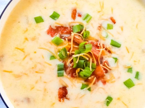 Slow Cooker Loaded Baked Potato Soup