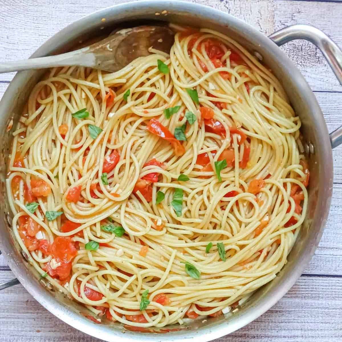 Tomato Sauce From Fresh Tomatoes - Quick and Simple