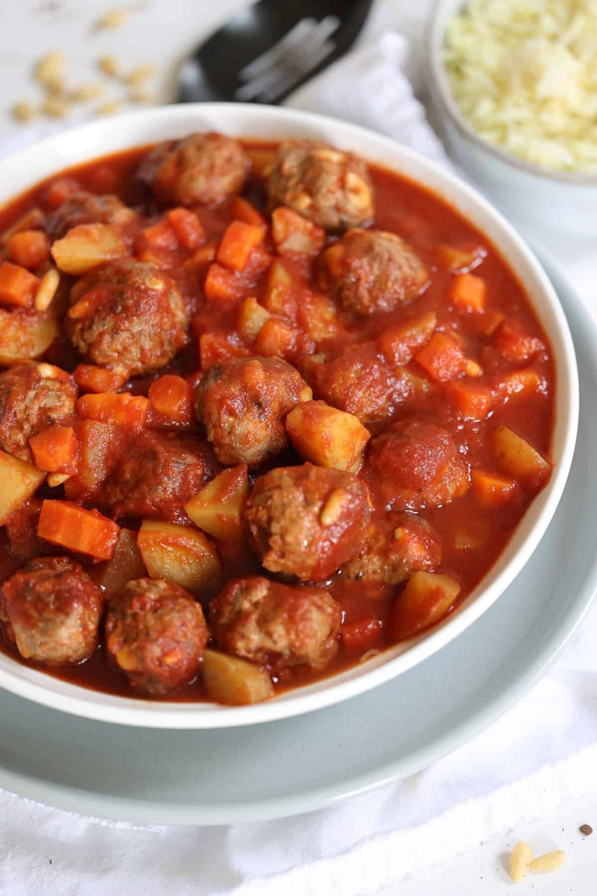 12 Easy One-Pot Slow Cooker Dinners