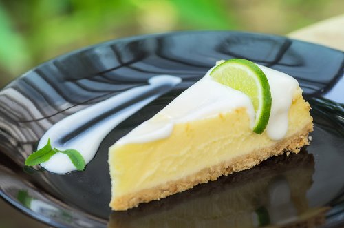 The Perfect Lemon Cheesecake Pie