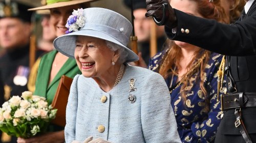 Beaming Queen arrives in Scotland to kick off Royal Week