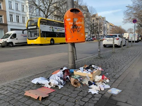 In der Frühlingssonne funkeln die Kronkorken