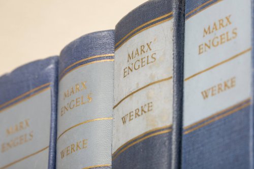 Bewegungstermine in Berlin: Kein Straßenkampf ohne Bücher