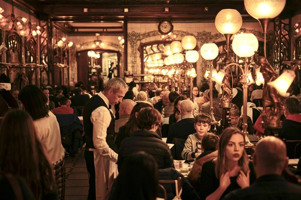 Paris, du schöne Rebellin