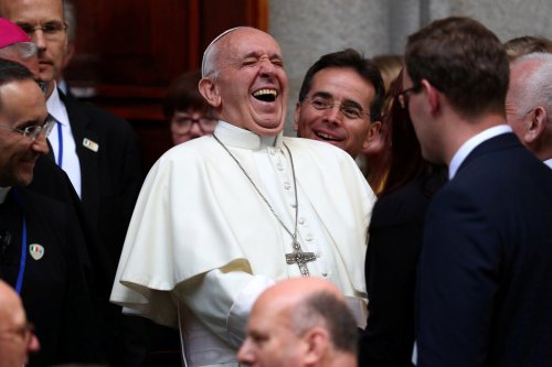 Schwatzhafte Päpste: Treffen sich Obama, Trump und der Papst im Himmel