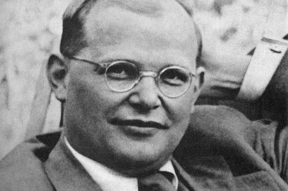 Widerstehen mit Dietrich Bonhoeffer: Gefährlicher als das Böse ist die Dummheit