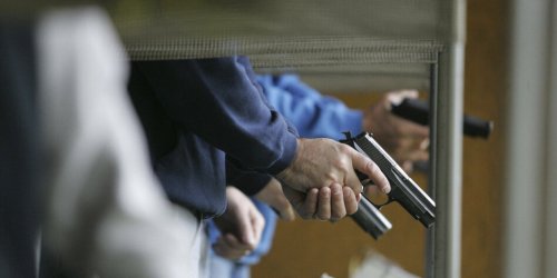 Sport­schüt­z:in­nen entwaffnen