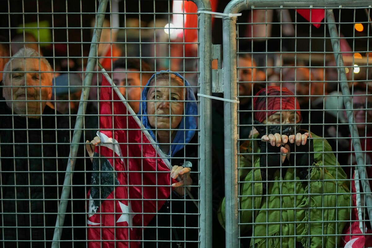 Autoritäre Wende in der Türkei: Erdoğans riskanter Schachzug