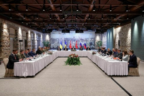 Russisch-ukrainische Verhandlungen: Selenskyj macht mit, um Trump im Boot zu halten
