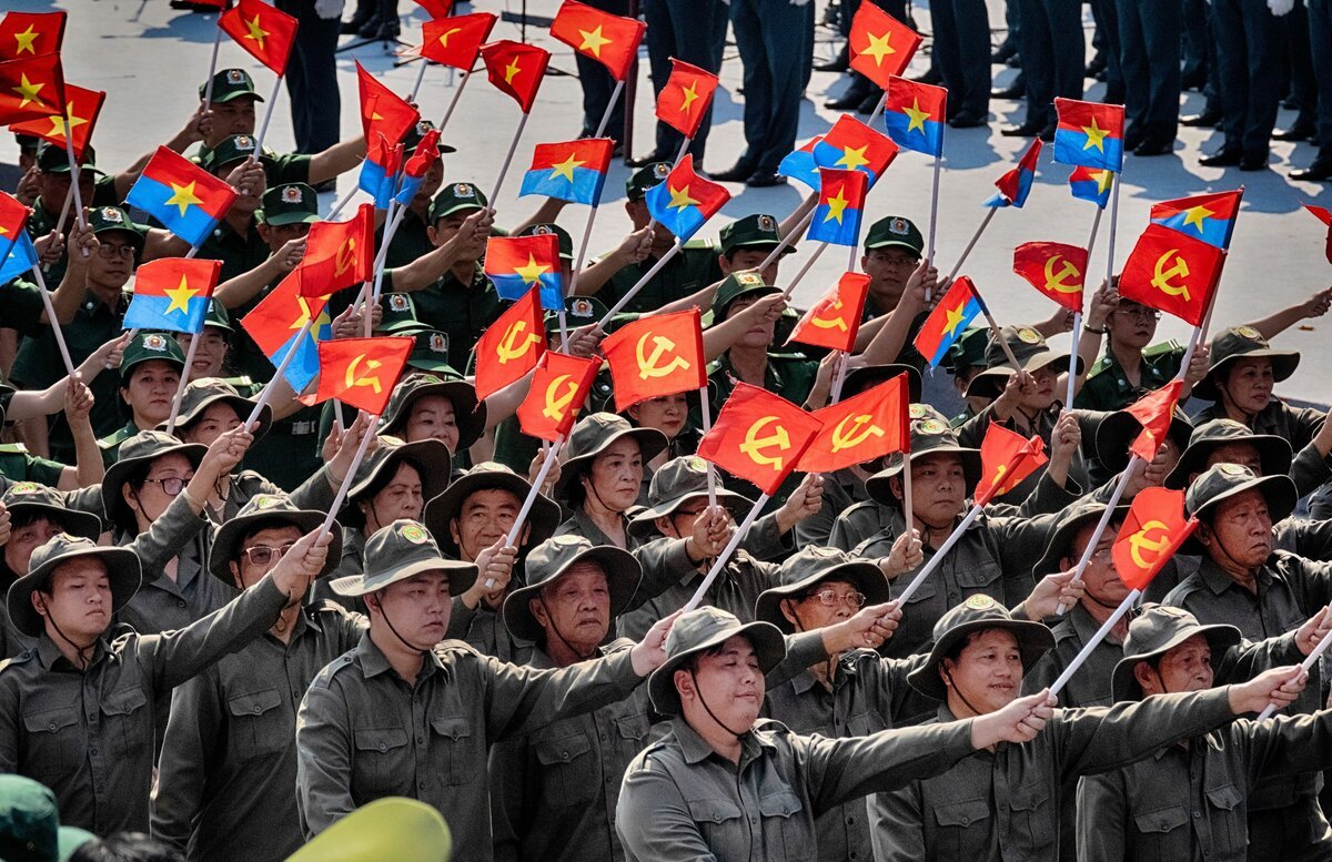 50 Jahre Kriegsende in Vietnam: Riesige Militärparade in Ho-Chi-Minh-Stadt