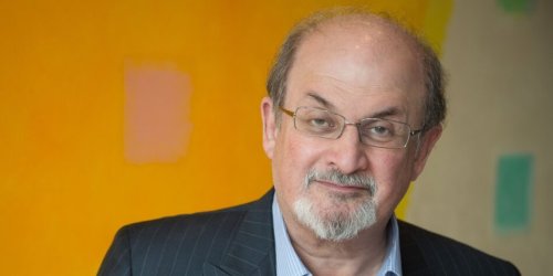 Salman Rushdie auf Bühne angegriffen