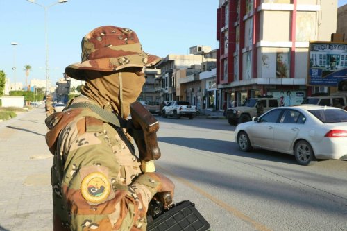 Milizionäre jagen Migranten
