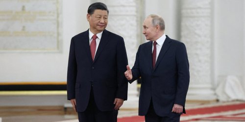 Treffen sich zwei Diktatoren